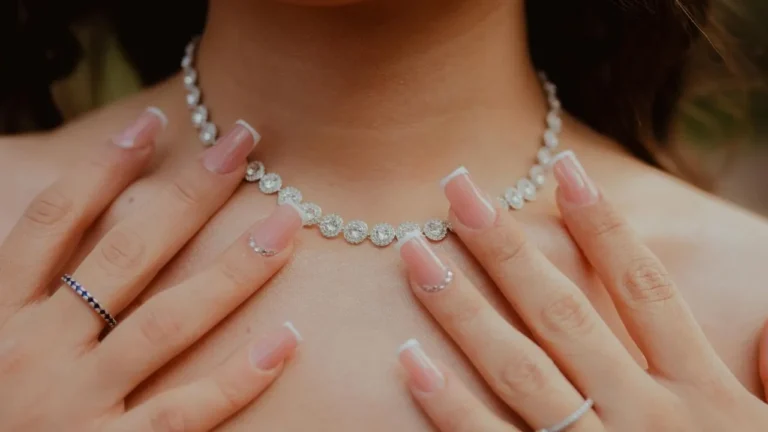 Gold or Silver? Which Jewellery Suits Your Skin: 3 Simple Trick